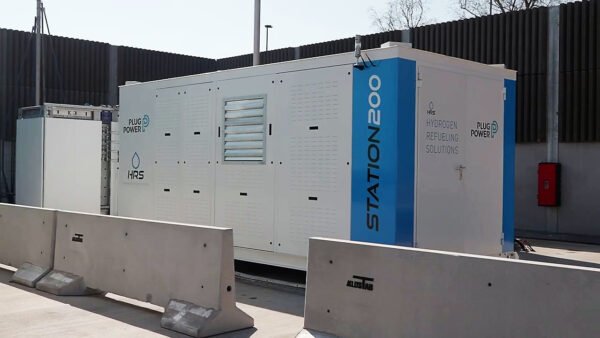 Green hydrogen refueling station for a supermarket logistics centre